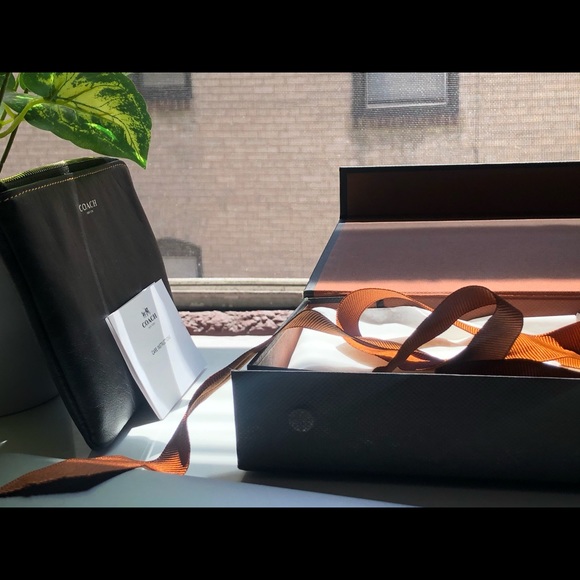 Coach (Wallet,Clutch) NEW - Picture 2 of 13